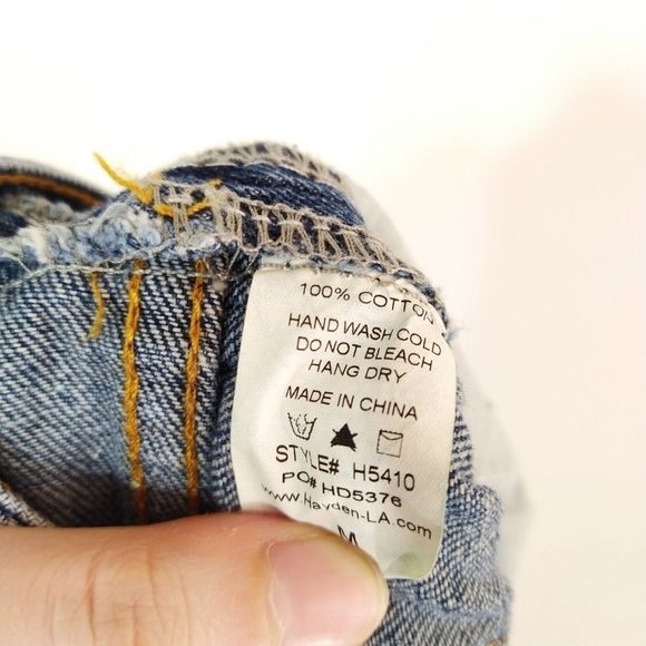 Hayden Los Angeles Chic Distressed Capri Woman's M - Picture 6 of 6